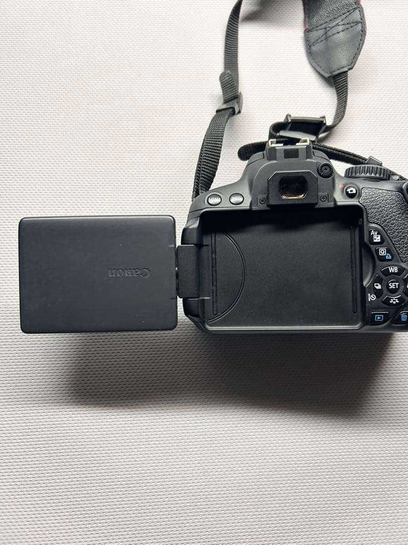 Canon EOS Kiss X6i カメラ 収納バッグ ストロボ 付き