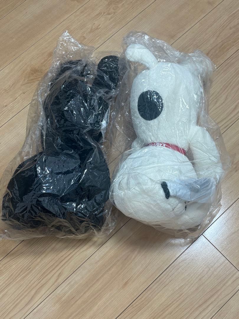 KAWS スヌーピー　ぬいぐるみ　大　2体セットユニクロ KAWS スヌーピー ぬいぐるみ 大 2体セットユニクロ 東京都 世田谷区に