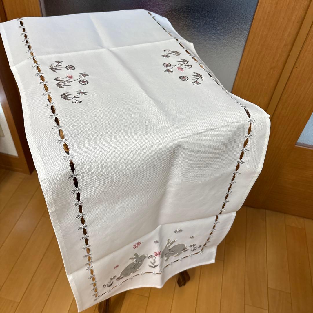 新品未使用品 フランス テーブルクロス うさぎ Pâques イースター