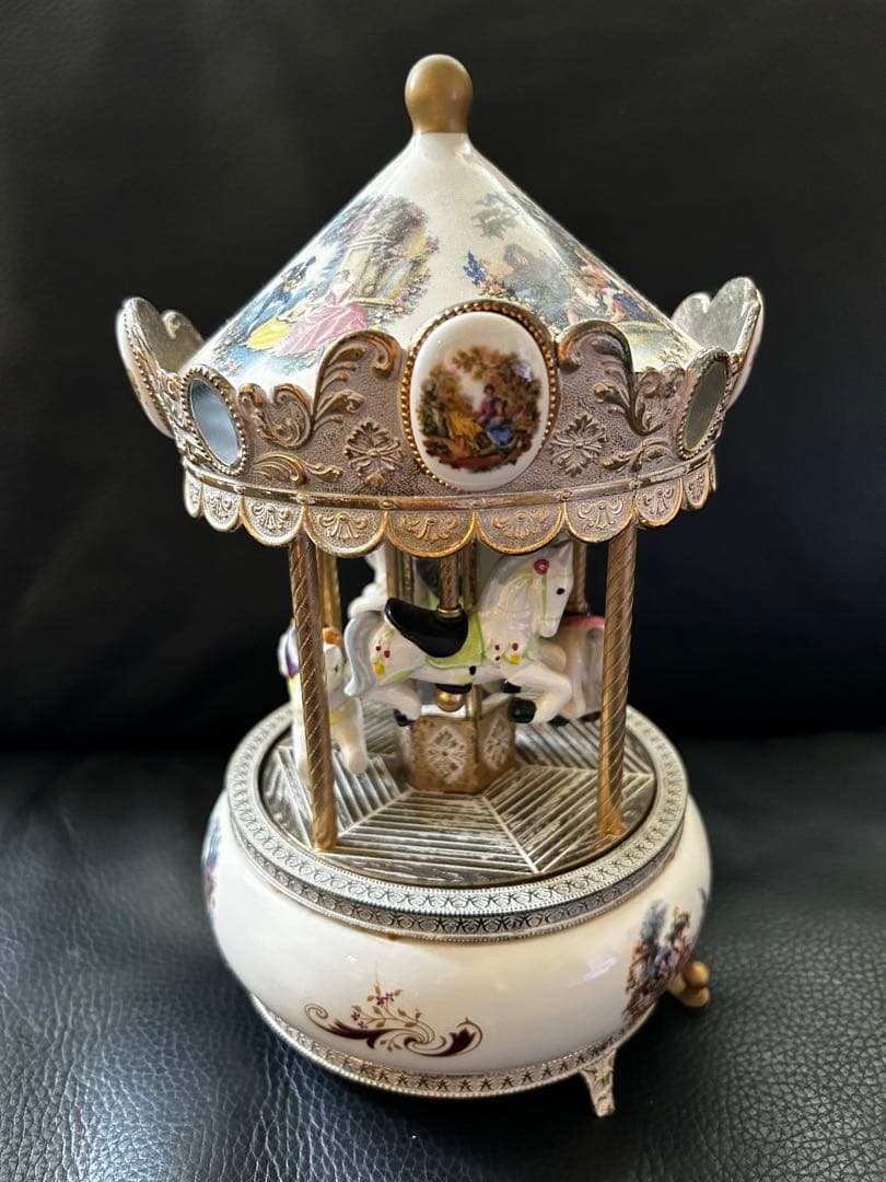 アンティーク 美しいメリーゴーランド オルゴール 陶器製 - メルカリ