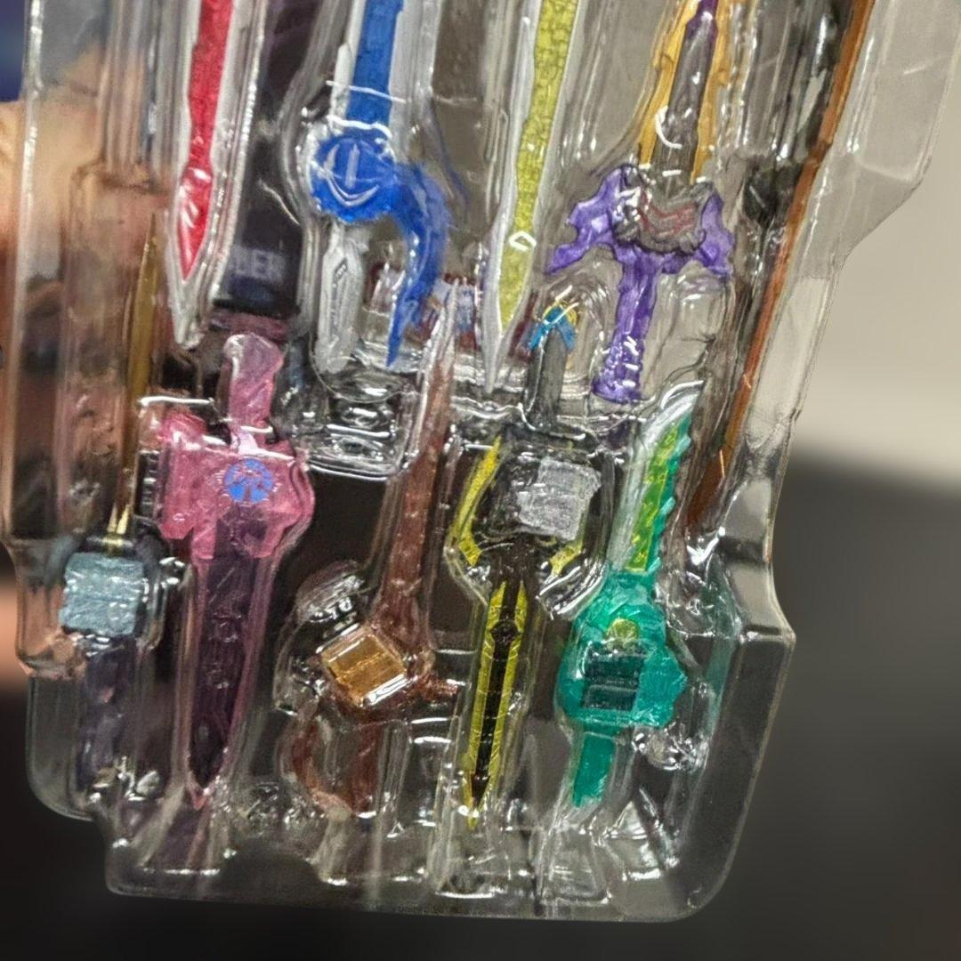 S.H.Figuarts　仮面ライダークロスセイバー 10聖剣セット　フィギュア