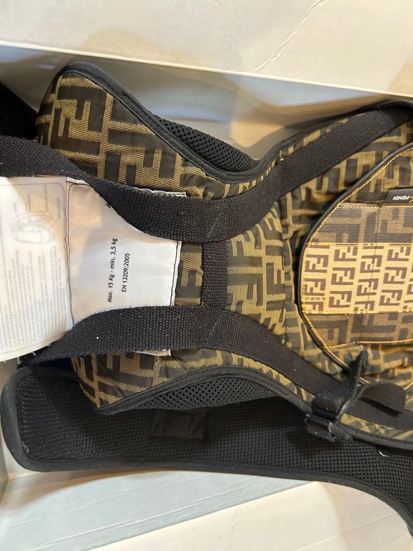 FENDI×アップリカ抱っこ紐 箱、取説付き