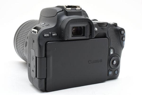 キャノン Canon EOS Kiss X9 レンズキット　《ショット数1万回》