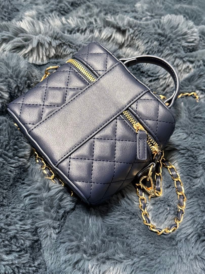 Darich【ゴールドパーツ】キルティングスクエアミニバッグ NVY