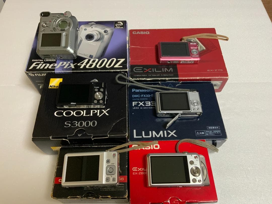 コンパクトデジタルカメラ《コンデジ》元箱付き６台まとめ売り（ジャンク品）