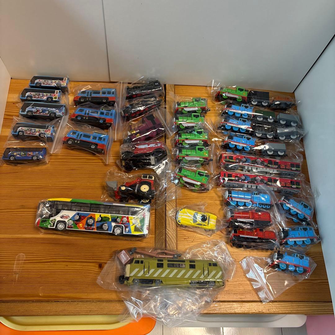 2333.きかんしゃトーマス商品33台まとめ売り 71nNocSIIrL._AC_UF350,
