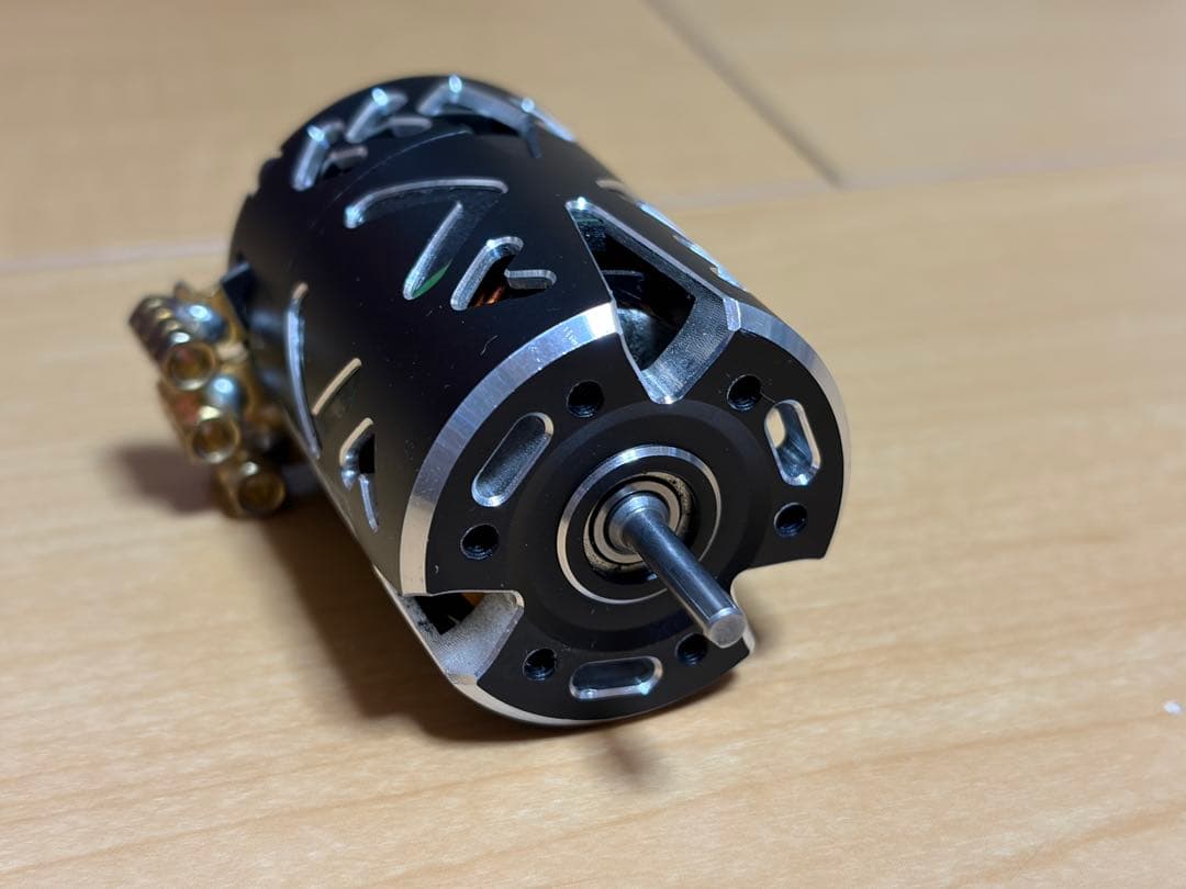 メタルガレージ MG-BLSM1　13.5T　ブラシレスモーター　ブラック　美品