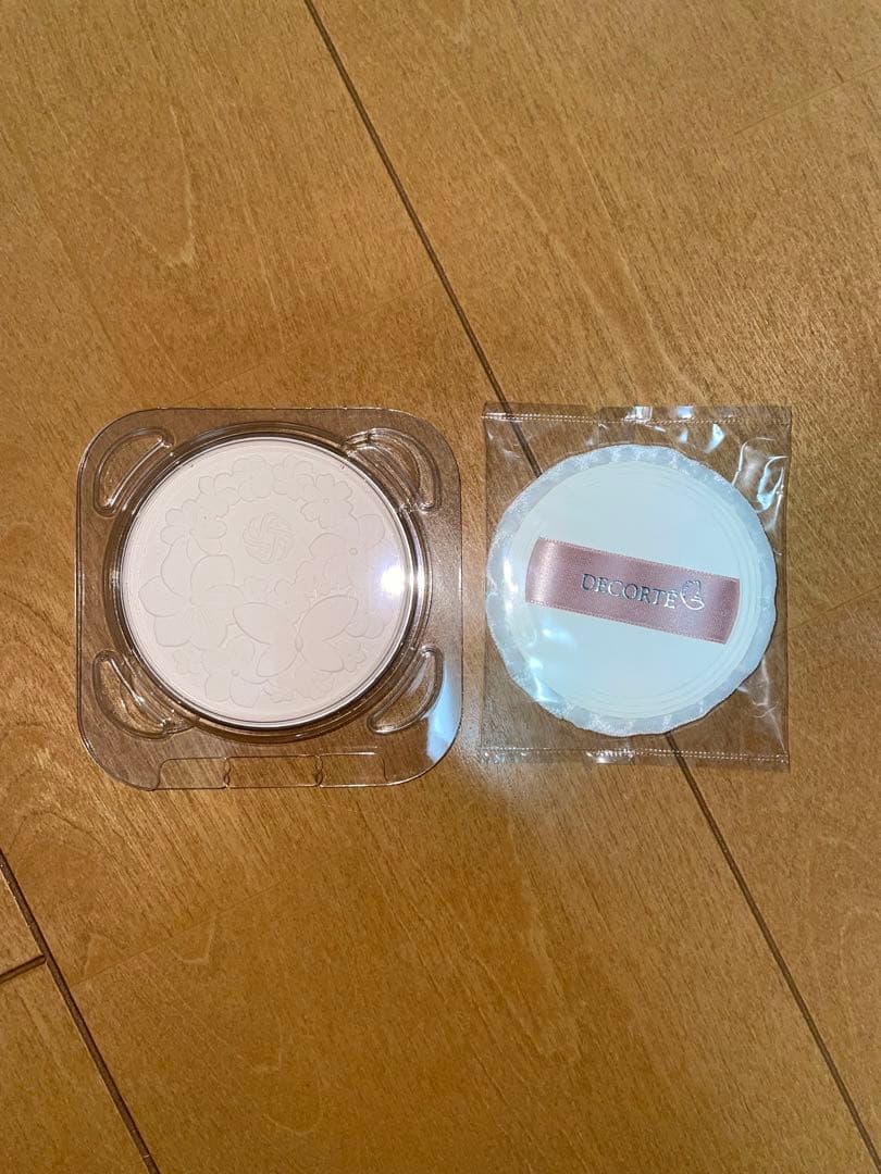【新品未使用】DECORTE マルセルワンダース　フェイスパウダーパフ付 コスメデコルテが「マルセル ワンダース」のパウダーを発売 透き通る