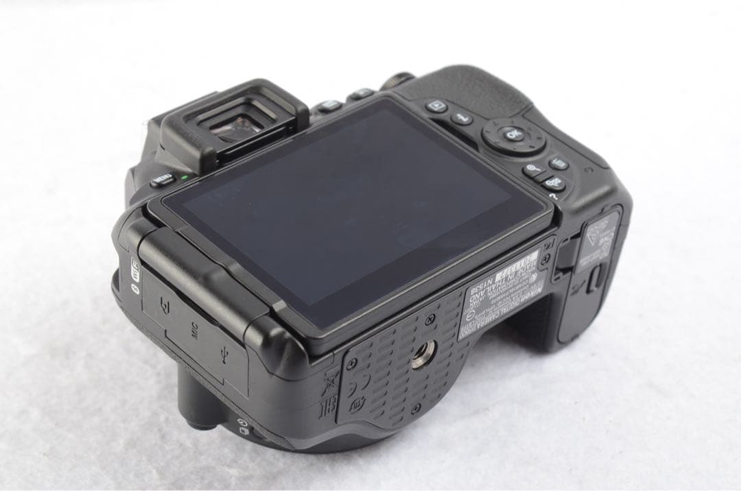 Nikon D5600 18-55 VR レンズキット 《 S数5870回！ 》