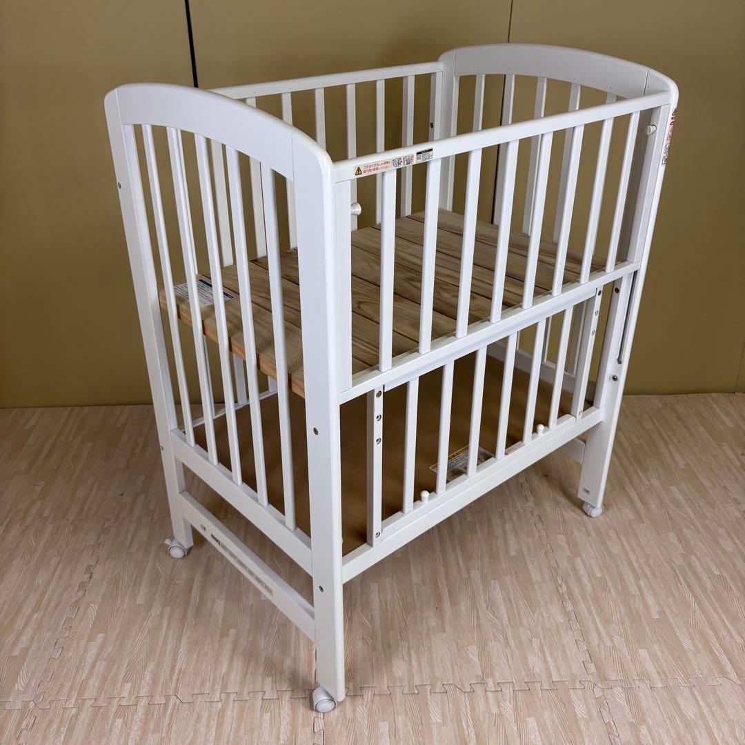 ☆除菌清掃済☆　☆極美品☆　カトージ　ハイポジションミニベッド　アーチ　ホワイト ハイタイプベビーベッド（プチホワイト）」について｜カトージの商品