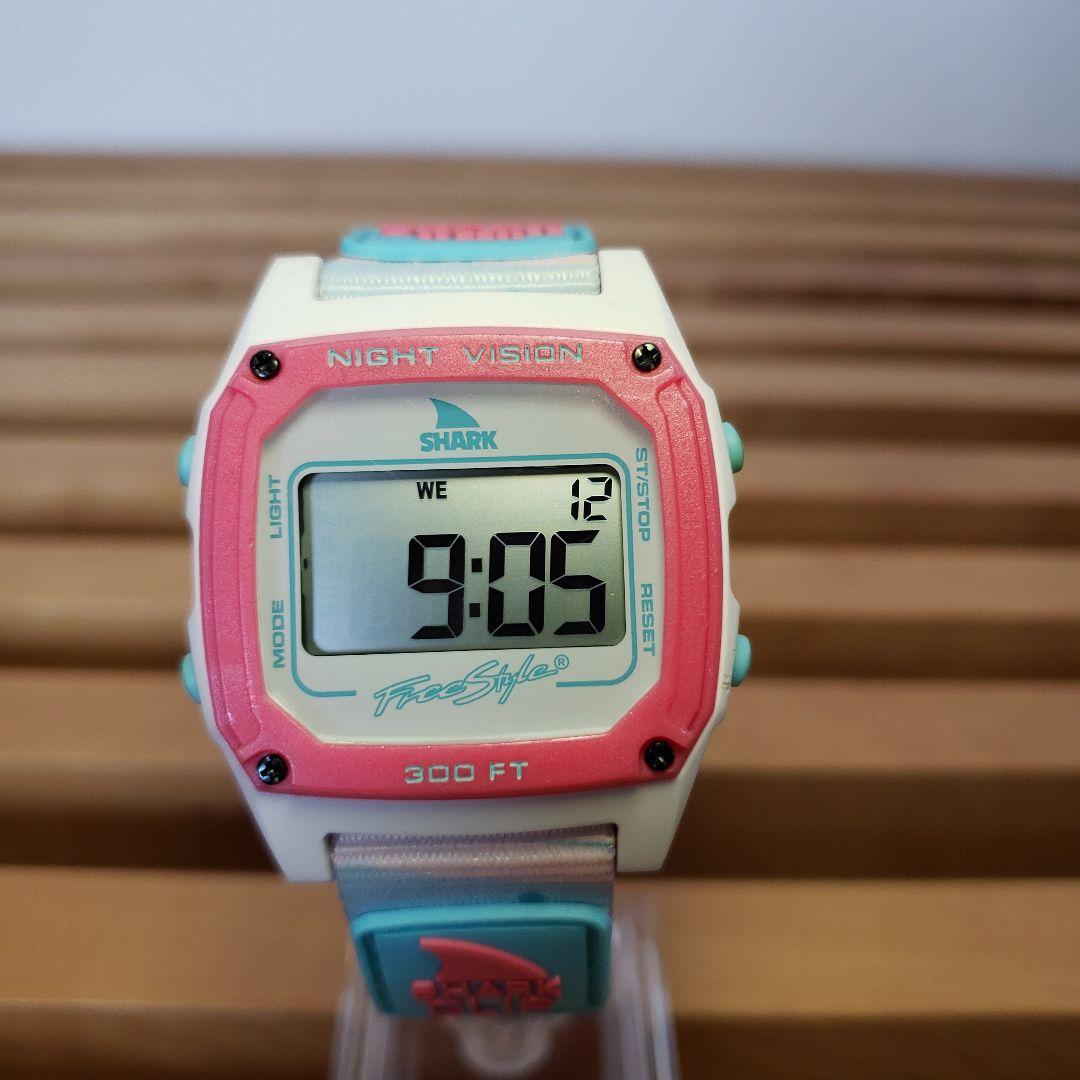 Freestyle フリースタイル 腕時計 シャーク クラシック ピンク 白 Freestyle Watches Shark Classic Leash Outer Banks Unisex Watch