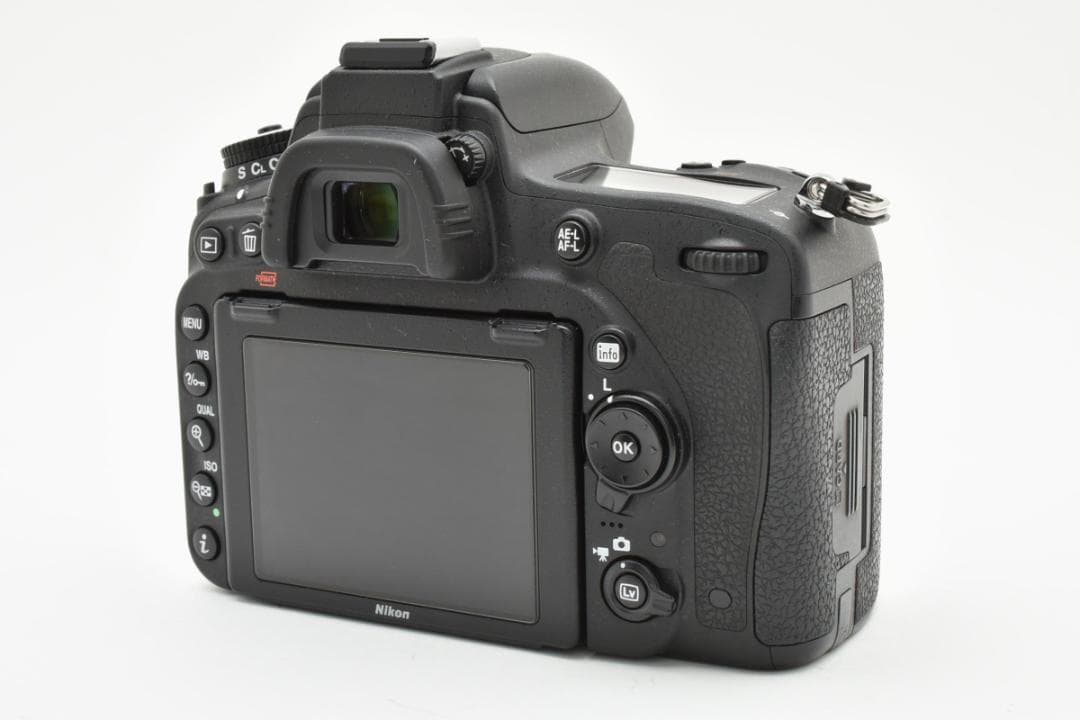 美品 ニコン　Nikon D750 ボディ 《ショット数26860回》 1300