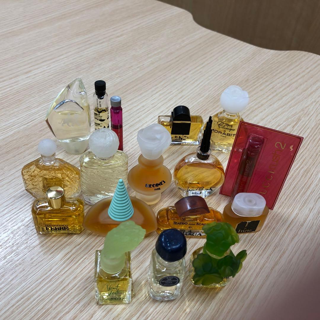 □香水ミニボトル おまとめ 17点 - メルカリ