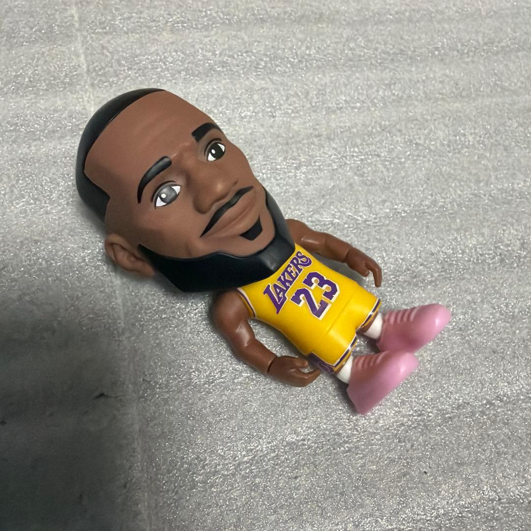 NBA BALLERS レブロン・ジェームズ フィギュア NBA Big Shot Ballers Series 1 LeBron James 5 Action Figure Party