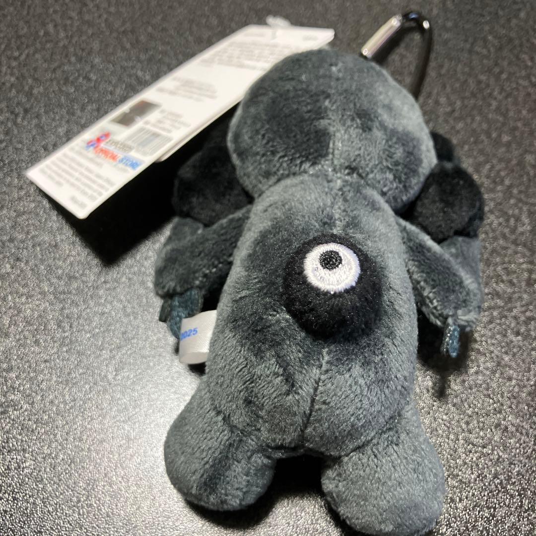 黒ミャクミャク カラビナ マスコット ぬいぐるみ 座り 立ち 2体セット