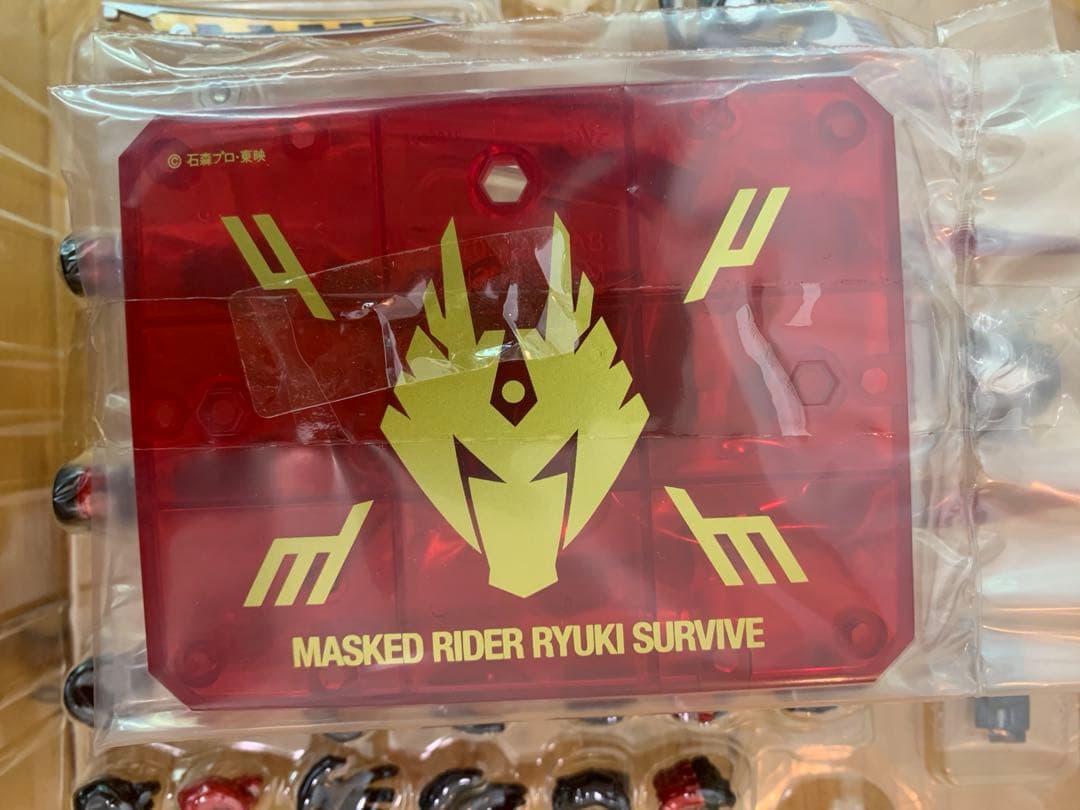 S.H.Figuarts 仮面ライダー　龍騎　ナイト　サバイブ　　オーディン