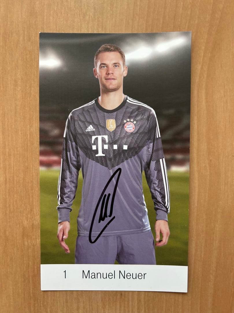 マヌエル・ノイアー 直筆サイン入り ポストカード - メルカリ