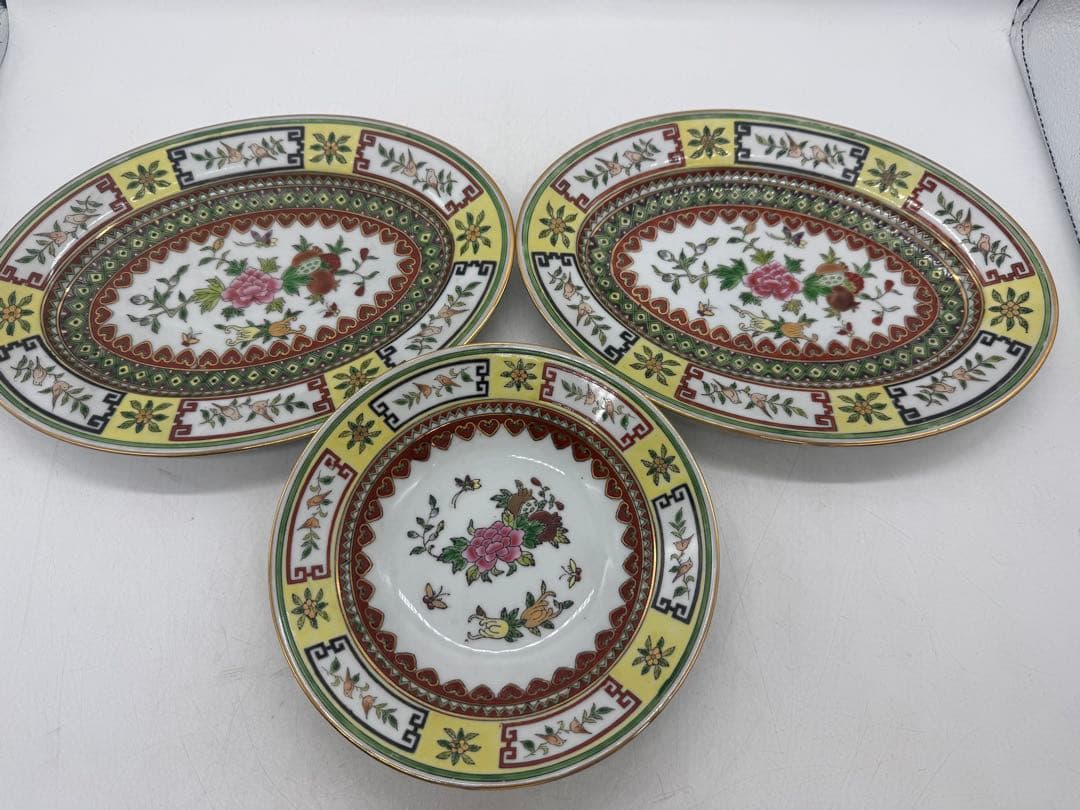 中国　1970年代　景徳鎮製　粉彩花果紋楕円形お皿2点&鉢1点　送料込み0104 中国 1970年代 景徳鎮製 粉彩花果紋楕円形お皿2点&鉢1点 送料込み0104