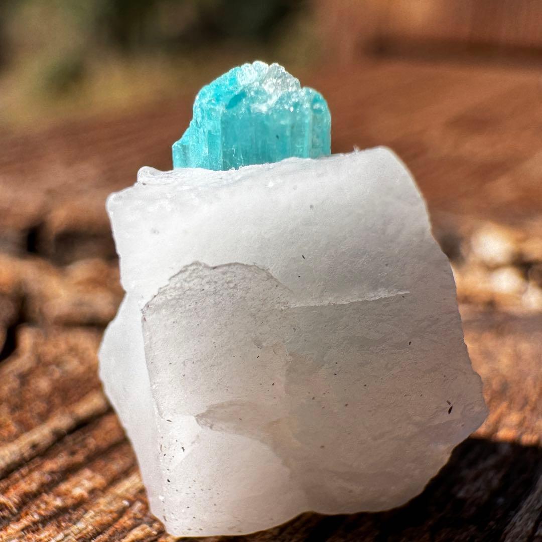 パライバトルマリン 原石 母岩付き 3,6ct - メルカリ