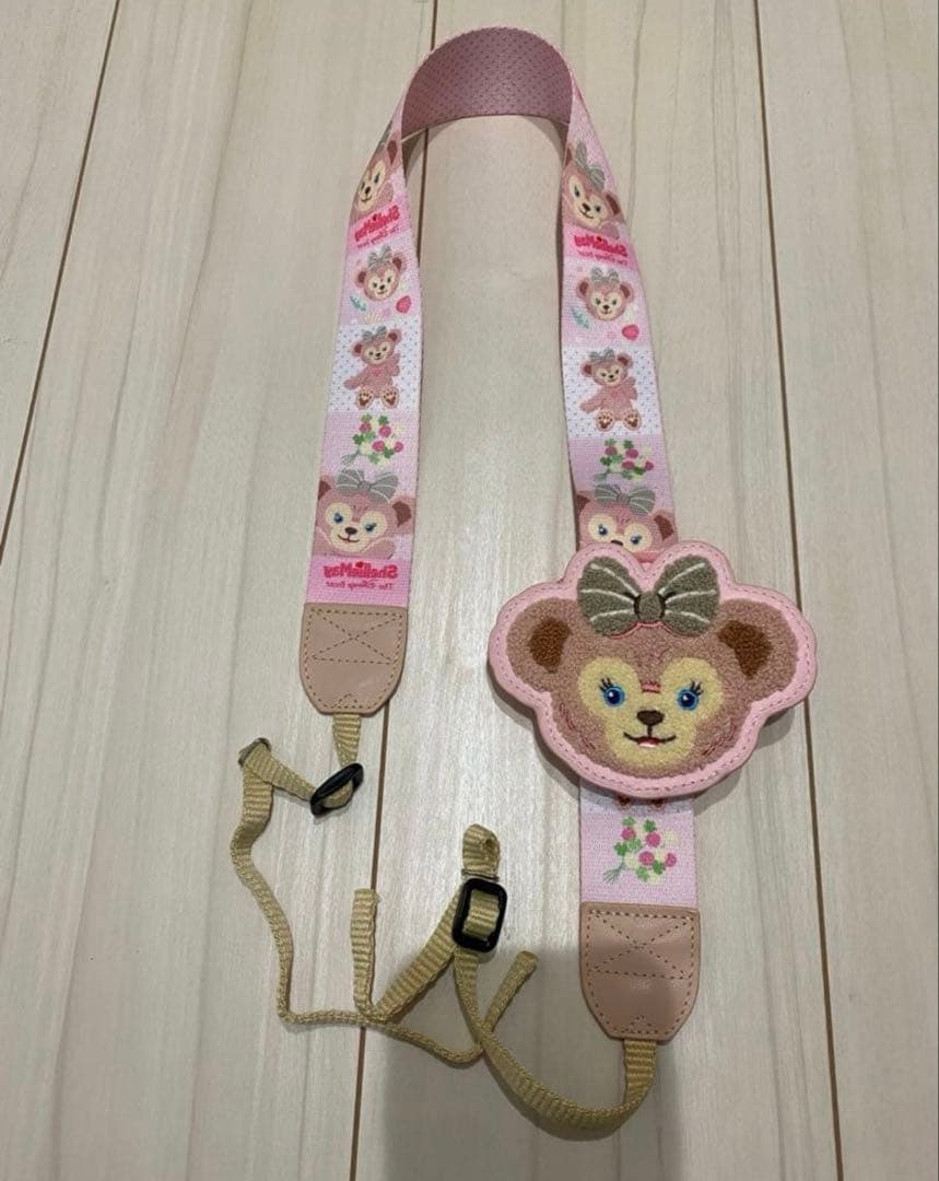ディズニー 香港 シェリーメイ カメラストラップ ダッフィー - メルカリ