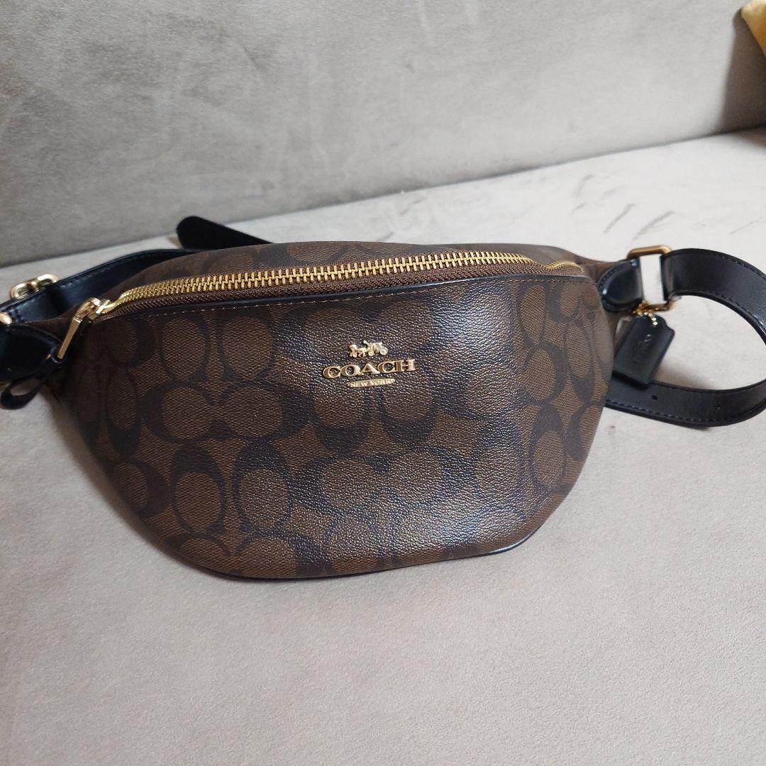 COACH ボディバッグ・ウエストポーチ ブラウン・ブラック コーチ ボディーバッグ COACH ボディバッグ・ウエストポーチ ダーク