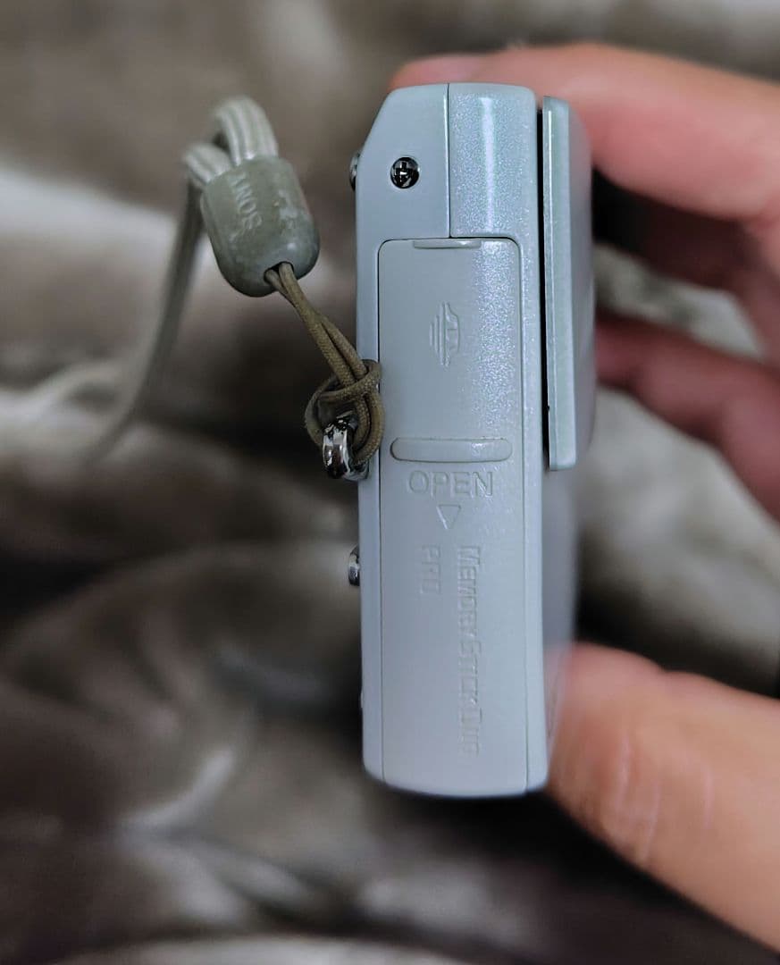 《稼働品》SONY DSC-T10 コンパクトデジタルカメラ　サイバーショット