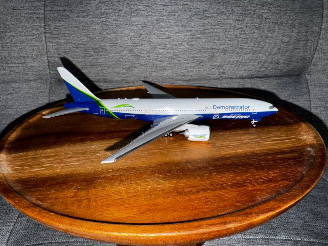 ボーイングエコデモンストレーター B777-200 1/400 - メルカリ