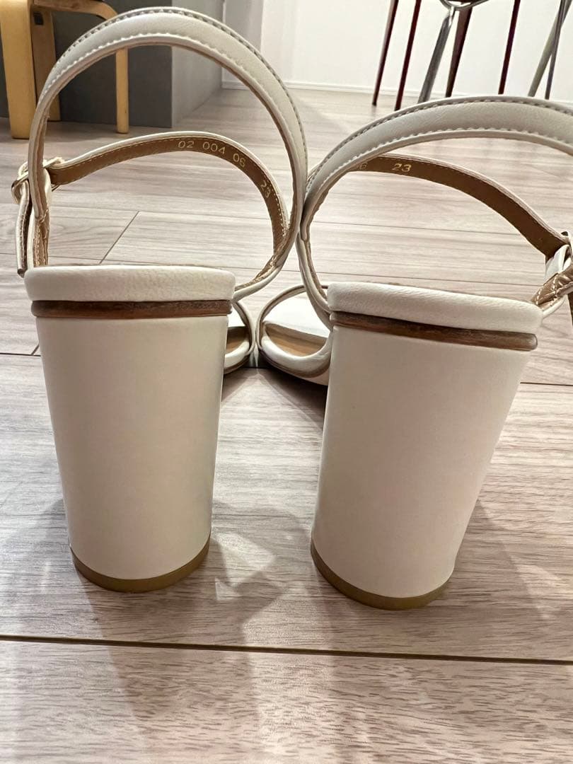 【美品】HAAVE ブライダルシューズ本革 【23.0cm】8.5cmヒール