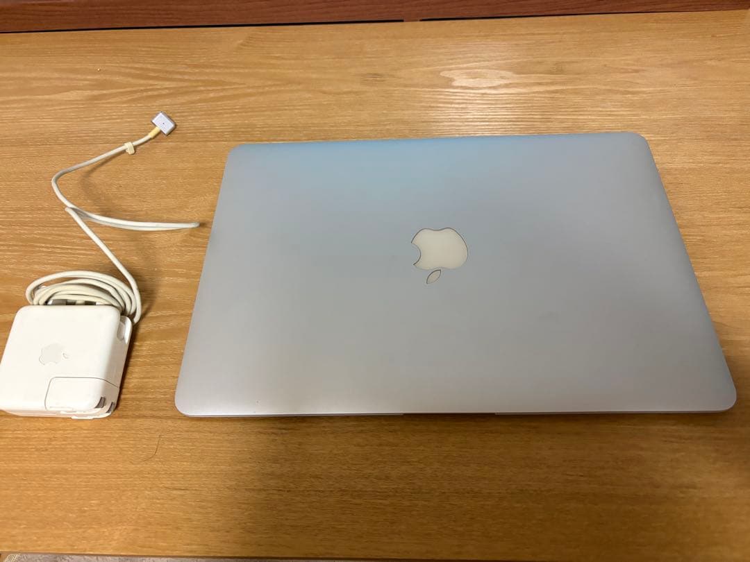 MacBook Air 13インチ 充電器付 - メルカリ