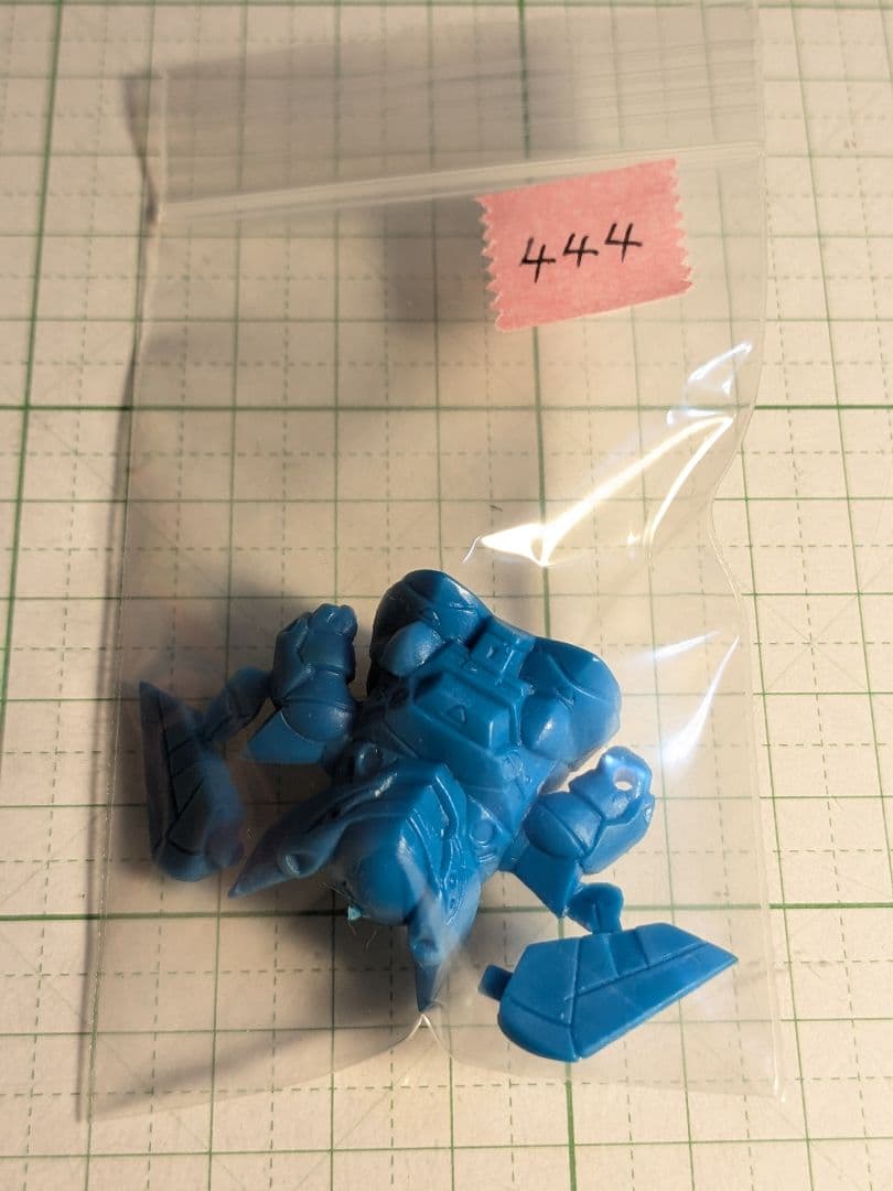 d*3様 444 ウルトラマン 怪獣 キン消し レトロ ロボット ガン消し ガン