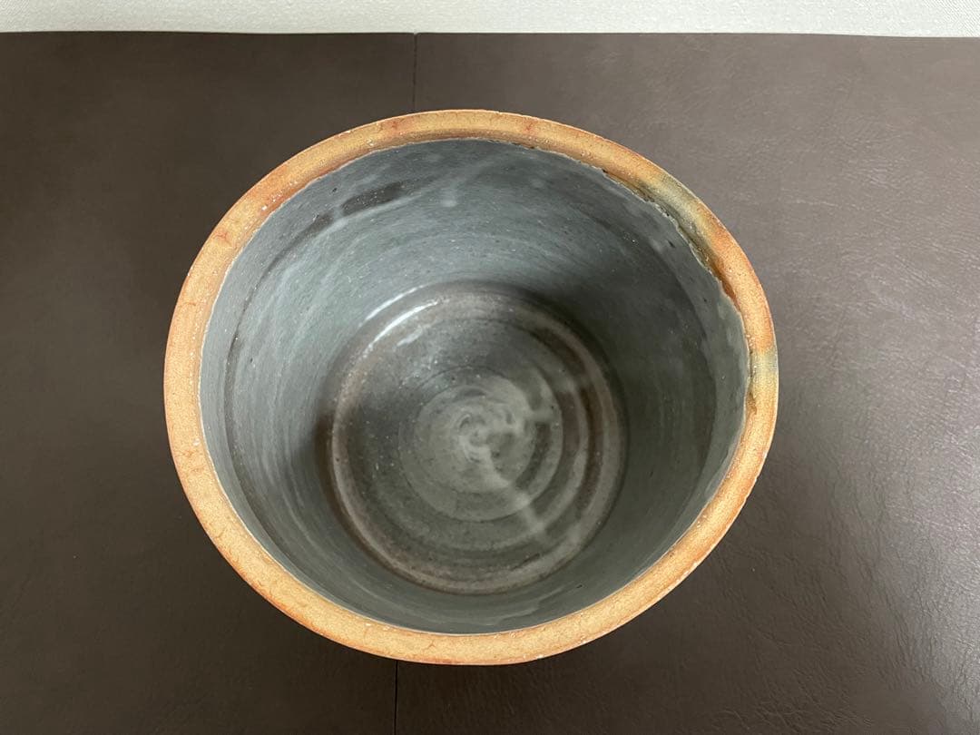 坂田泥華 萩剥離釉窯変寸胴水指 共箱 共布 栞 萩焼 茶道具 - メルカリ