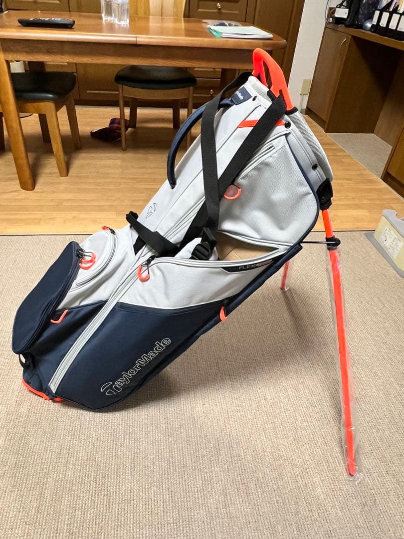 ぽ*ず様 【新品】TaylorMade スタンドバッグ グレー/ネイビー Amazon | TaylorMade Golf PRO スタンドバッグ チャコール