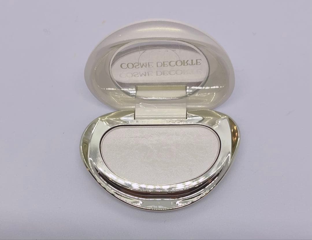 コスメデコルテ AQ ライトフォーカス WT 001 - メルカリ