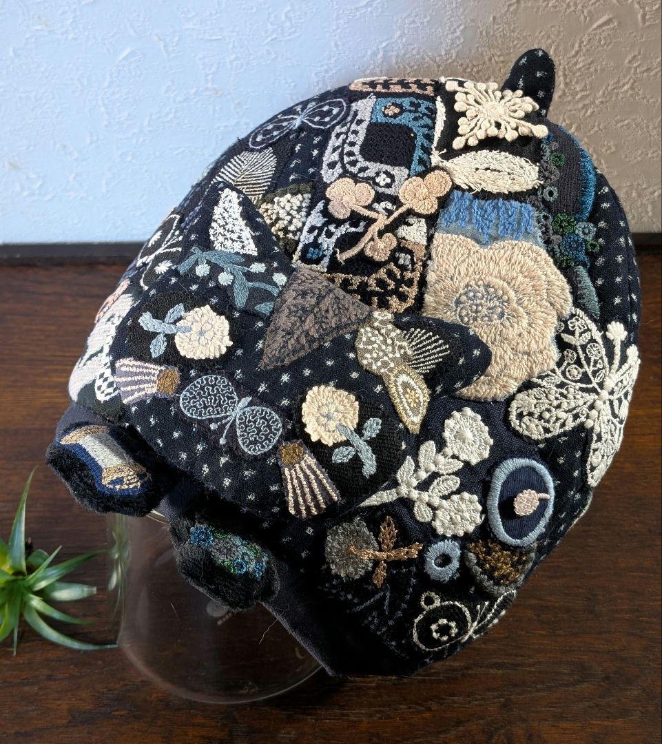 狙われて嬉しい・仔猫ポットコジー《雪ん子・ゆきちゃん》古布　藍染　ミナペルホネン