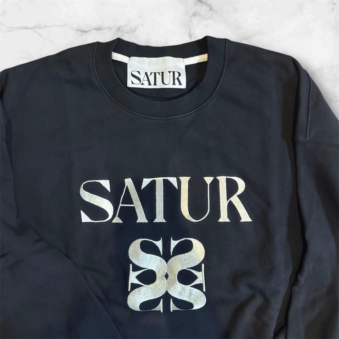SATUR セター スウェット 刺繍 ロゴ ブラック L