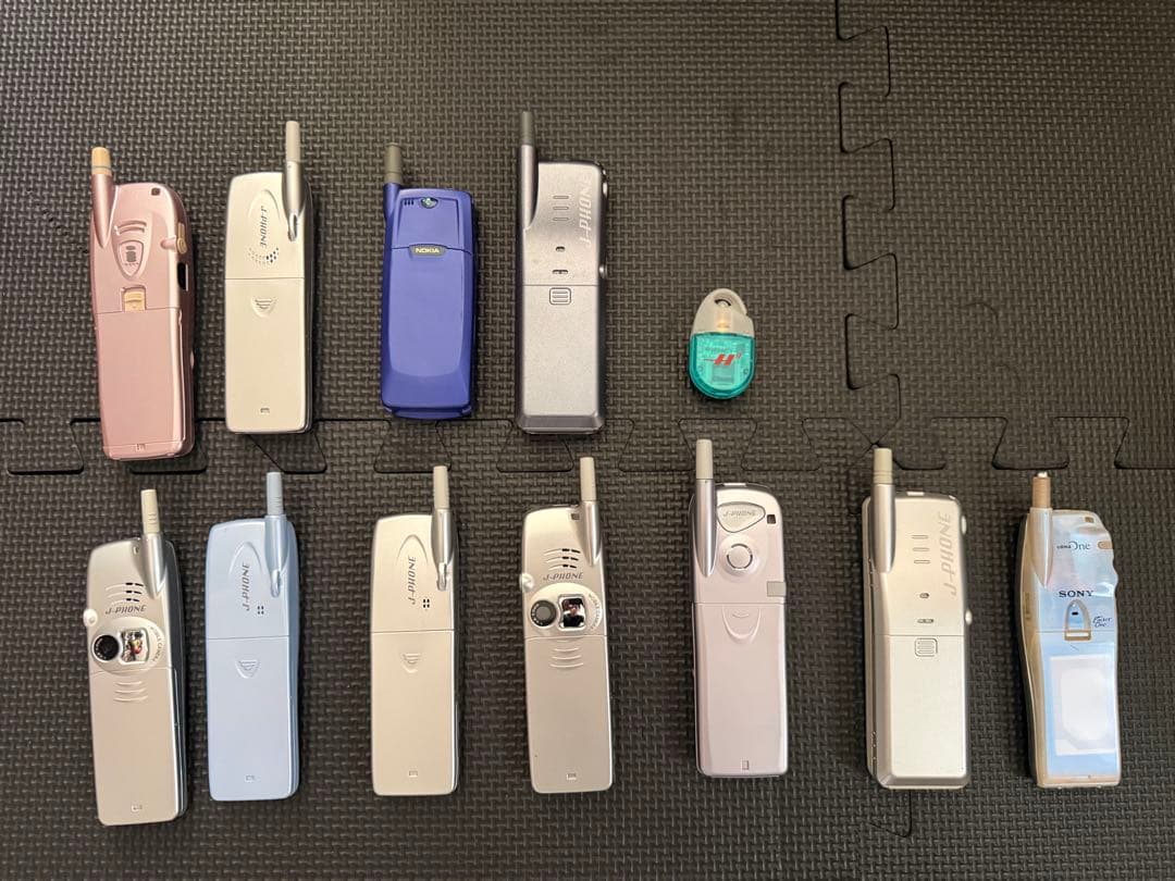 携帯電話 モックアップ23個と小型カメラTOREVAのモック - メルカリ