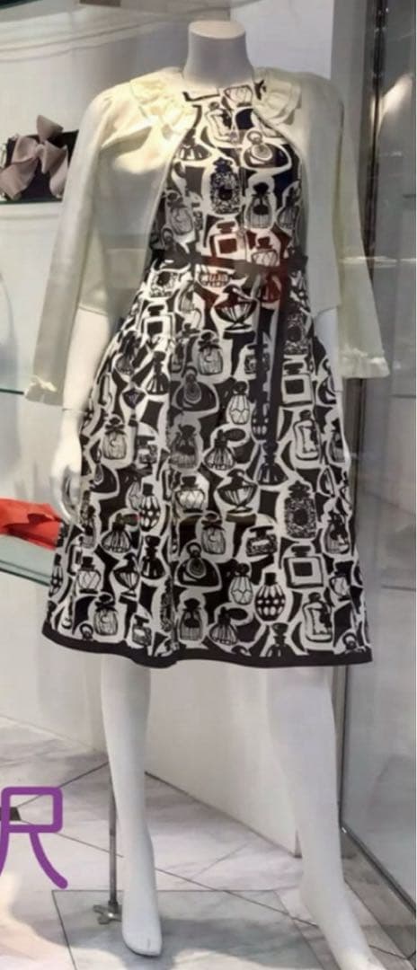 新品】2025❤️エムズグレイシー❤️インスタ掲載❤️香水瓶 アイコン