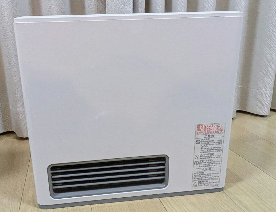 大阪ガス　ガスファンヒーター ホワイト　都市ガス13A用　ガスホースのおまけつき 大阪ガス ガスファンヒーター(都市ガス13A用 木造15畳/ コンクリート21