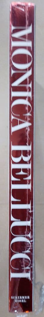 た*一様 MONICA BELLUCCI 未開封 写真集 洋書