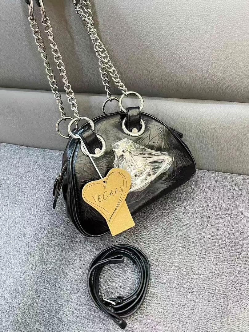 Vivienne Westwoodビーガン 黒 ショルダーバッグ Vivienne Westwood（ヴィヴィアンウエストウッド） 並行輸入