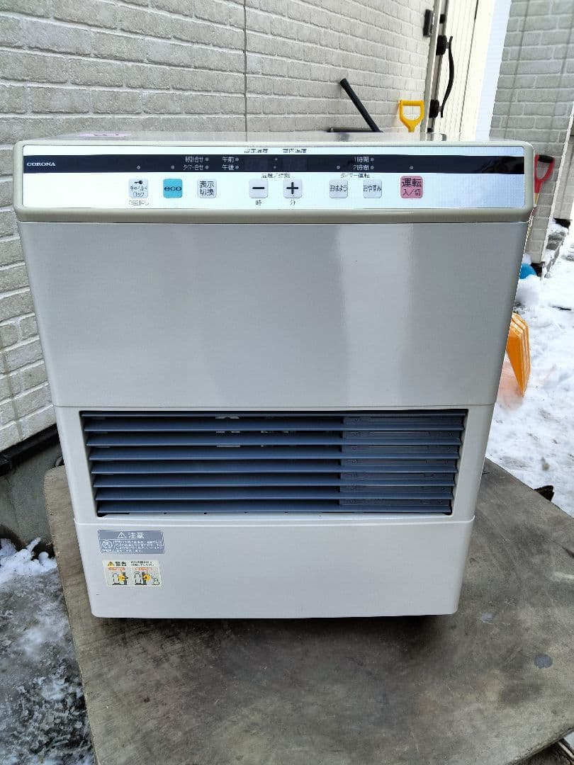 札幌発コロナFF温風石油ストーブ！品番「FF‐4211GS」2011年式中古品①