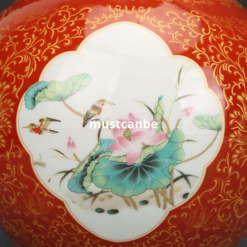 清雍正黄地琺瑯彩開窓花卉賞瓶 景徳鎮 陶磁器 装飾品 現代工芸品 美術