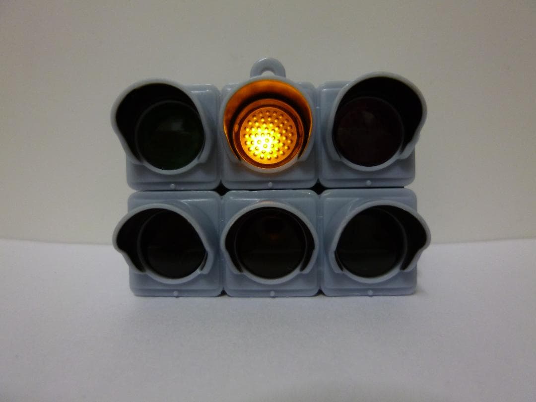 Kimi様専用】本物志向改造 信号機ガチャ（青色矢印3灯 標準色