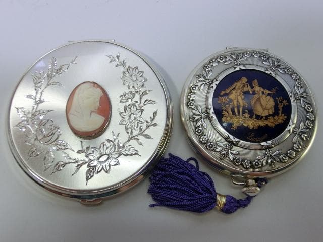 コンパクト□女カメオ純天銀 99.97％ 彫刻 CROWN Limagos 化粧 - メルカリ