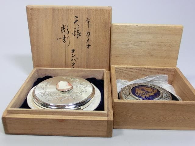 コンパクト□女カメオ純天銀 99.97％ 彫刻 CROWN Limagos 化粧 - メルカリ