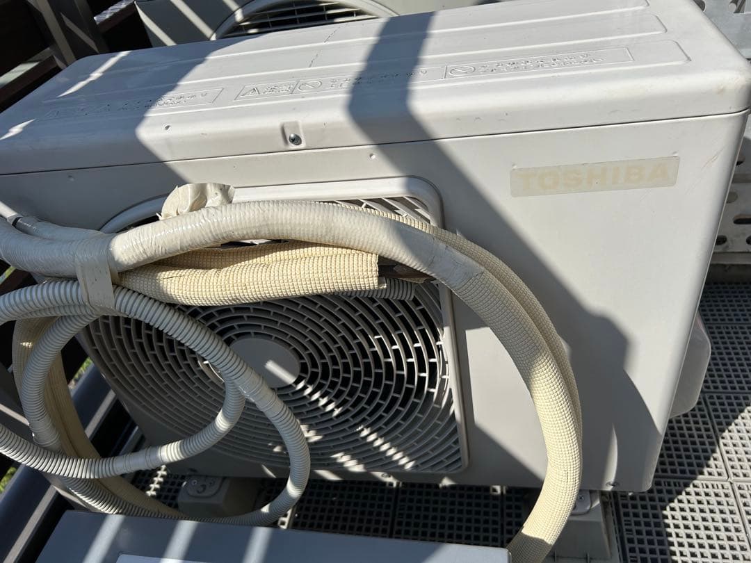 室外機も送料込 2021年製 東芝 2.2kw エアコン 6畳用 クーラー