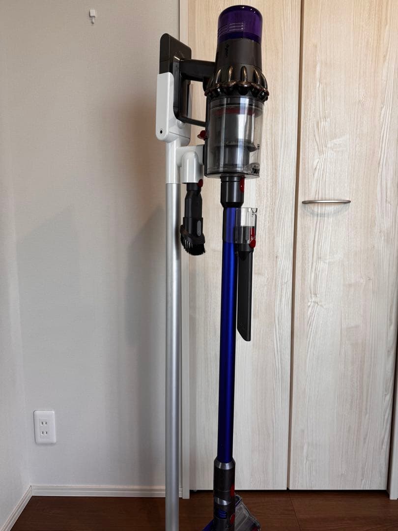 スタンド付ダイソンSV14 スティッククリーナー本体 付属ノズル 未使用品含む 楽天市場】Dyson ダイソン 正規品 掃除機 V11シリーズ 専用 (SV14/SV15