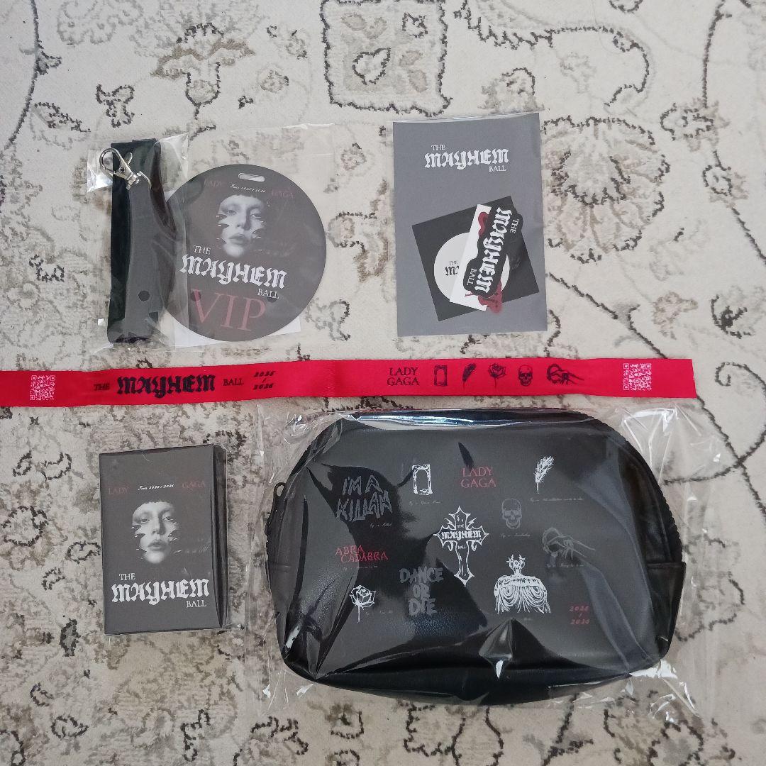 LadyGaga MAYHEM BallライブVIP限定グッズ silver - メルカリ