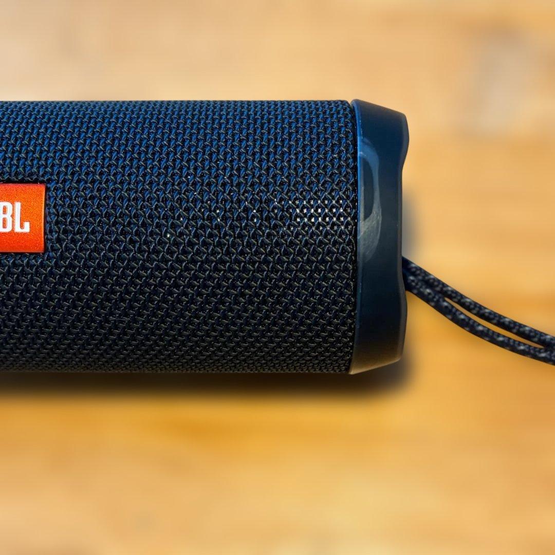 ス*げ様 【ジャンク】JBL Flip4 Bluetooth スピーカー ブラッ - メルカリ