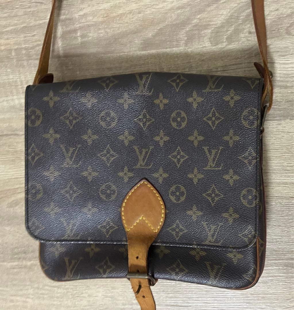 ルイヴィトン　ショルダーバッグ 上品で大人っぽいデザイン♪】ルイヴィトン ショルダーバッグ (Louis